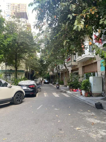 Cho thuê Biệt thự đẹp căn góc khu biệt thự nhà vườn Dịch Vọng, Hà Nội