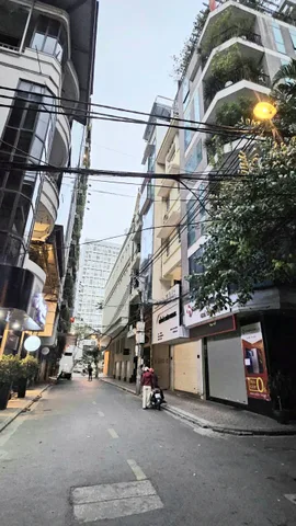Cho thuê Nhà riêng 70m2 giá 36 triệu tại Đường Thái Hà Phường Trung Liệt Quận Đống Đa Hà Nội