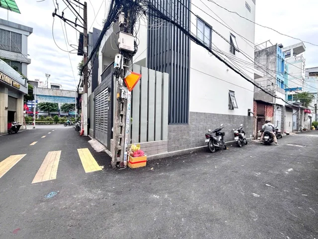 BÁN NHÀ MẶT TIỀN ĐƯỜNG KHU BÀN CỜ TRƯỜNG CHINH - GẦN METRO - ĐƯỜNG 7M THÔNG - DT 111M2 NGANG 4.1M NỞ HẬU - CHỈ 7.89 TỶ TL