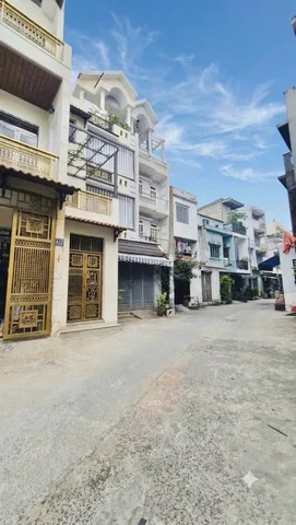 NHÀ CẦN BÁN GẤP GẤP - NGANG CỰC KHUNG 7*13- HẺM XE HƠI