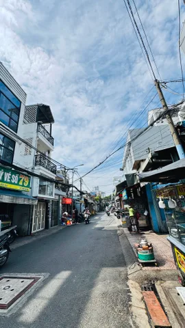 BÁN NHÀ 4 TẦNG MẶT TIỀN NGUYỄN THẦN HIẾN QUẬN 4