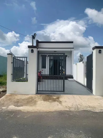 BÁN NHÀ 175M² GẦN KCN ĐẤT ĐỎ – 2PN, SÂN Ô TÔ, 80M² ĐẤT Ở – NHÀ ĐẸP, KHU DÂN CƯ ĐÔNG