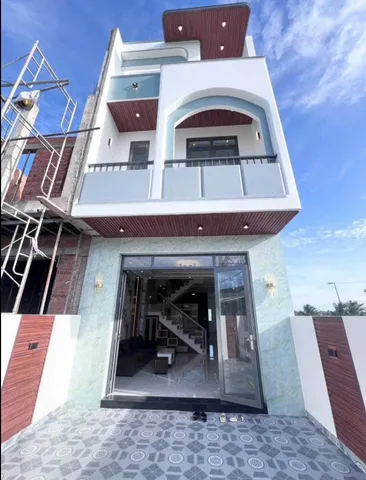 CHỦ NHÀ NỢ NGÂN HÀNG CẦN BÁN GẤP NHÀ Ở BẾN LỨC -GIÁ 1 TỶ 820 TRIỆU