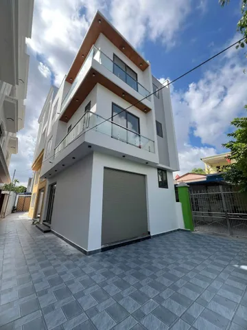 Bán Đất 52.9m2 có sẵn nhà 3 tầng  giá 3.55 tỷ tại Thuỷ Sơn ô tô 7 chỗ để cửa.l/h:076.231.9990 e Thúy