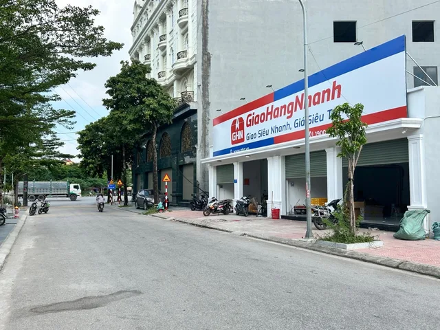 Bán Kho, nhà xưởng 260m2 có sẵn 260 m2 thổ cư giá 16 tỷ tại Đường Đồng Kỵ 1 Phường Đồng Nguyên Thị xã Từ Sơn Bắc Ninh