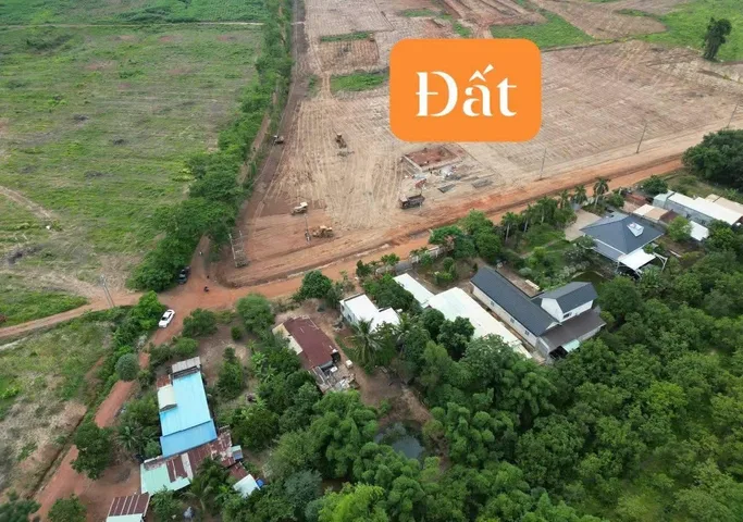 Bán Đất 200m2 có sẵn 100 m2 thổ cư giá 350 triệu tại Đường Mai Thúc Loan Xã Tân Tiến Huyện Đồng Phú Bình Phước