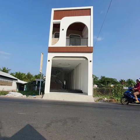 Bán nhà 1 trệt 1 lầu mặt tiền đường Chí Sinh, phường Hưng Phú, TP Cần Thơ.