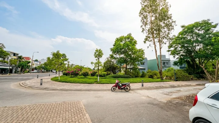 Bán Đất 214m2 có sẵn 214 m2 thổ cư giá 8.5 tỷ tại Ngã tư Đường Lam Sơn - Hồ Nghinh - Chọn - Phường Bàn Thạch Đà Nẵng