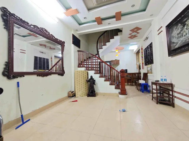 Cho thuê nhà ngõ 225 QUAN HOA, Cầu Giấy. 15 triệu/tháng. Ưu tiên: Hộ Gia Đình, KD Onl, Nhóm đi làm ít người