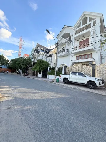 BÁN BIỆT THỰ KHU ĐỒNG GIA -THỚI AN, Q.12 - 205M - 5 LẦU - CÓ THANG MÁY, HẦM ĐẬU 3 Ô TÔ GIÁ TỐT