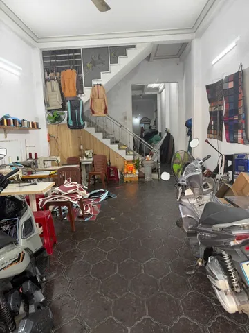 Bán Nhà riêng 99m2 có sẵn 99 m2 thổ cư giá 13.5 tỷ tại Đường Lê Hồng Phong Phường Phước Hải Thành phố Nha Trang Khánh Hòa