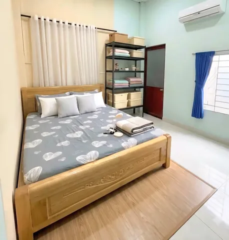 BÁ.N NHÀ ĐẸP CẠNH  - AEO.N MAILL TPHU  - ÔTÔ VÀO NHÀ - ( 4.3X20M ) CHỈ 4x$
