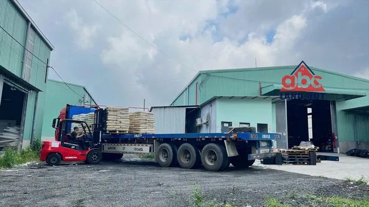XN378
Cho Thuê Xưởng Tổng 2000m2. Gần KCN Hố Nai, Trảng Bom Đồng Nai. Chỉ 75 triệu/tháng.