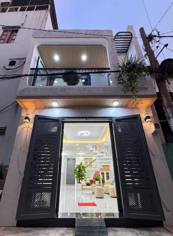 GIÁP TÂN PHÚ - SÁT CHỢ BÌNH LONG - GẦN VĂN CAO - XE HƠI ĐỖ CỬA - MỘT BƯỚC RA MẶT TIỀN