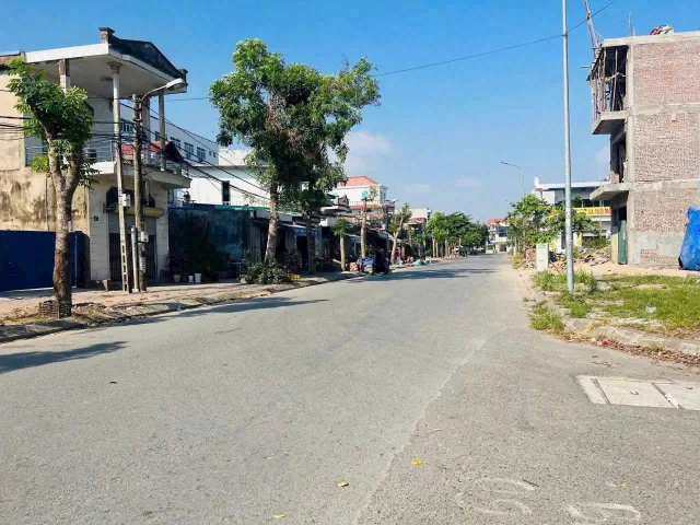 BÁN LÔ ĐẤT ĐẸP ĐỐNG CHUỐI, HÙNG VƯƠNG, HỒNG BÀNG 93,6m² Giá: 4,1 tỷ
LH 0979087664