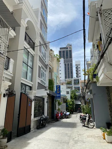 Bán nhà khu vực Quân Trấn, Hùng Vương, Lộc Thọ Nha Trang giá bán chỉ 140tr/m2. Dt 91.4m2. Giá 12.8ty