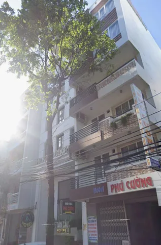 Bán khách sạn đường Hoàng Diệu Nha Trang. Dt 140m2. Giá 36ty
