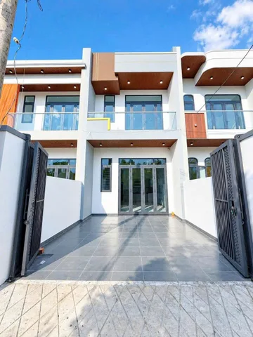 Nhà lầu ngay chợ Tân Bình 80m2, sổ riêng, thổ cư 100%, 730 triệu nhận nhà