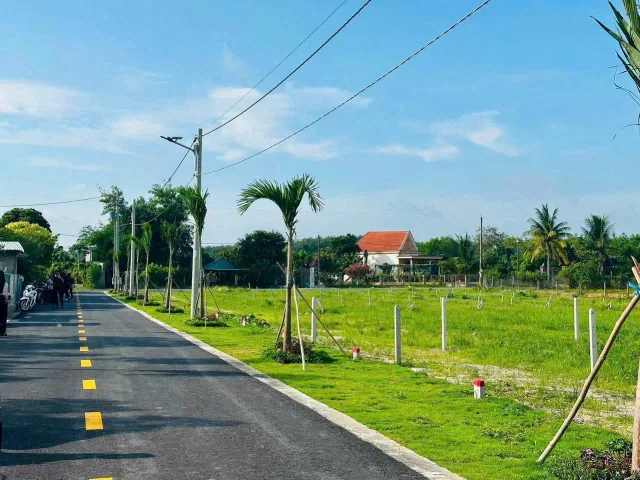 Chủ gửi bán lô đất sát KCN Becamex 3P, kế bên quán cà phê sân vườn cực đẹp.dân cư đông đúc điện nước đầy đủ