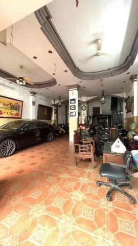 💢 Vị trí : Ngay khu trung tâm, cách sân bay Tân Sơn Nhất 500m . Trường học, ....Khu trung tâm thương mại , kinh doanh đông đúc an ninh. Giao thông thuận tiện Q.1