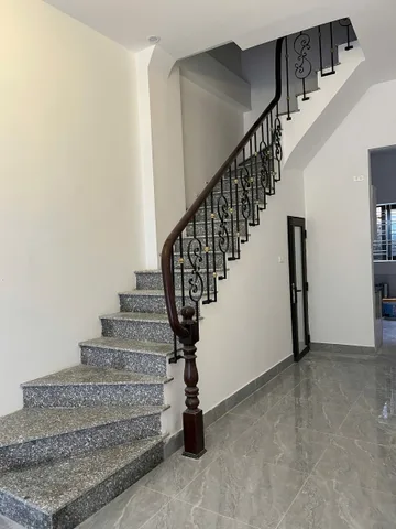 🔥 TRUNG TÂM THẠCH BÀN – CỔ LINH – GẦN AEON LONG BIÊN
🏡 46M² – 4 TẦNG – 4 PHÒNG NGỦ – Ô TÔ ĐỖ CỔNG – 8,9 TỶ