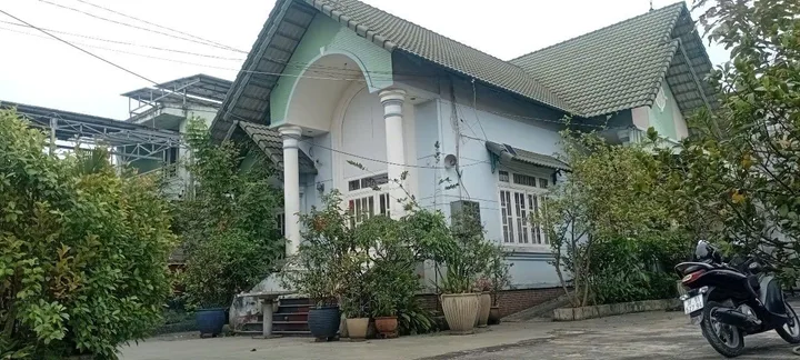 Mua 1 được 2: Nhà riêng có sẵn 490 m2 thổ cư giá 12.5 tỷ tại Đường Nhị Bình 8 Xã Đông Thạnh TP. Hồ Chí Minh, Tặng nhà 5m x 10m: 01 trệt, 01 lầu.