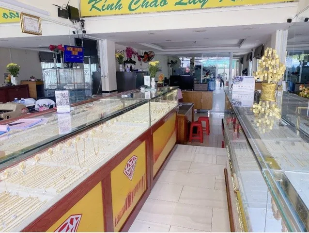 Cơ hội nhà mặt tiền Nguyễn Xí, P.13, Bình Thạnh, 4.2x25m, 2 tầng, chỉ 17.9 tỷ
