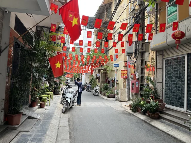 BÁN  NHÀ PHÂN LÔ Ô TÔ – TRUNG TÂM CẦU GIẤY – NGHĨA TÂN – HOÀNG QUỐC VIỆT – GIÁ TRỊ ĐẤT CAO