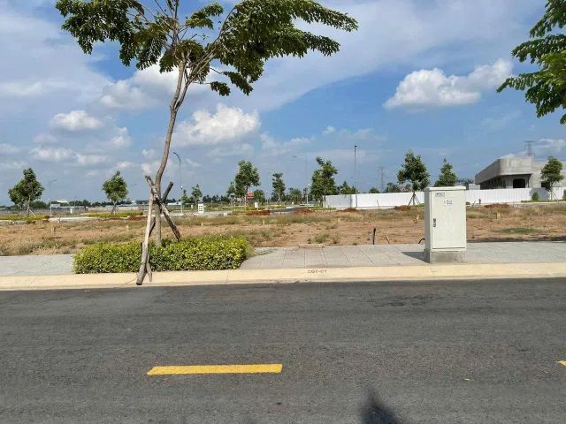 Chỉ 1,2 tỷ sở hữu 100m2 đất sổ sẵn phố kinh doanh cạnh Ga Metro, cách Sân Bay QT Long Thành chỉ 5km
