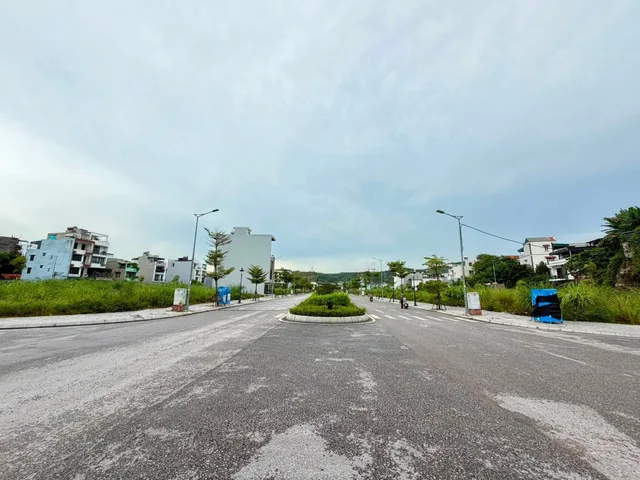 BÁN ĐẤT TRỤC ĐƯỜNG ĐÔI LIDECO CAO THẮNG,KINH DOANH ĐA NGÀNH,HẠ LONG