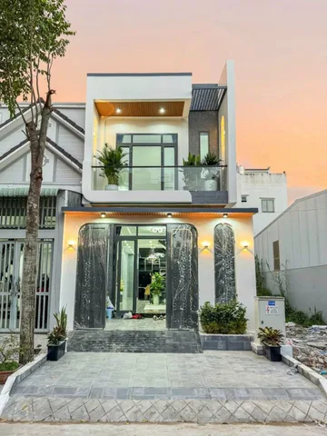 NHÀ TRỆT LẦU RỘNG RÃI THIẾT KẾ HIỆN ĐẠI MỚI HOÀN THIỆN GẦN BẾN XE TRUNG TÂM - ĐƯỜNG 14 KDC HỒNG LOAN 5C, PHƯỜNG CÁI RĂNG.