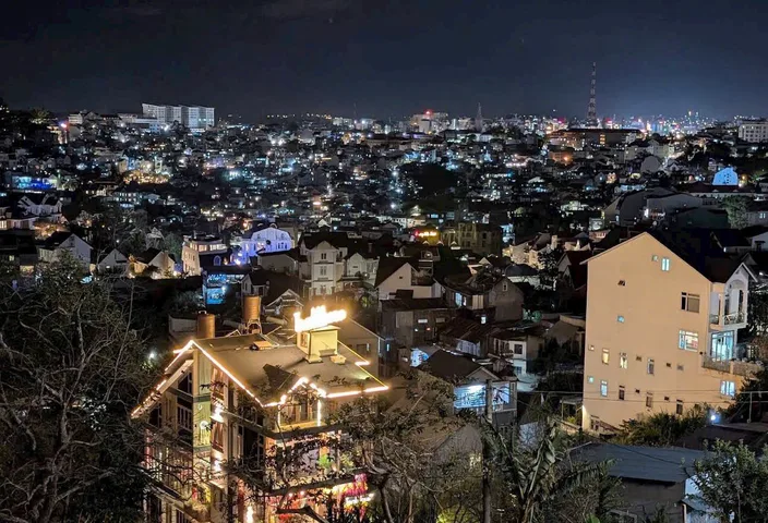 BÁN HOTEL 30 PHÒNG – VIEW ĐẸP ĐƯỜNG ĐỐNG ĐA, P.3 – ĐÀ LẠT- 105 TỶ
