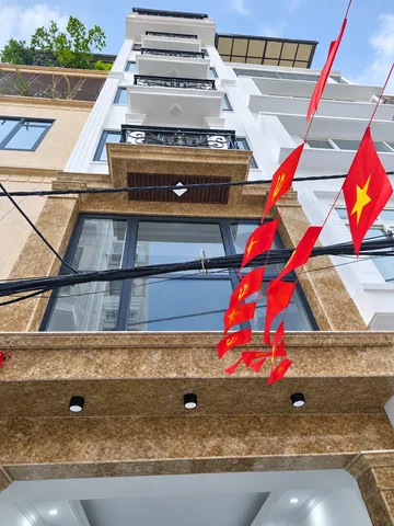 Cho thuê nhà 7 tầng THANG MÁY đường 800A, Cầu Giấy. 35 triệu/tháng. Ưu tiên: Hộ Gia Đình, Công ty, Văn Phòng, Lớp học