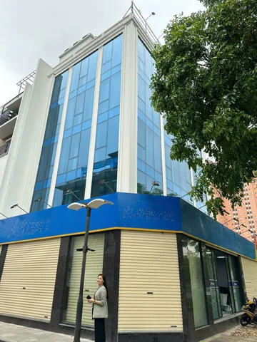 Cho thuê Nhà Vũ Phạm Hàm 120m2,xây 5 tầng giá 60 triệu
