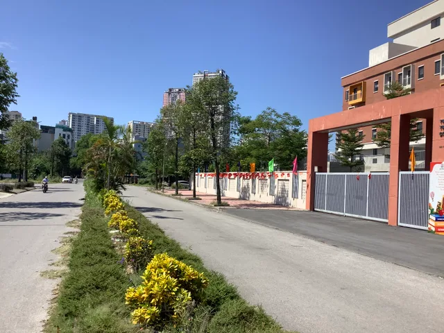 Bán Đất 50m2 đường đôi rộng 30m giá 11.1 tỷ tại Phường La Khê- kinh doanh cực tốt.