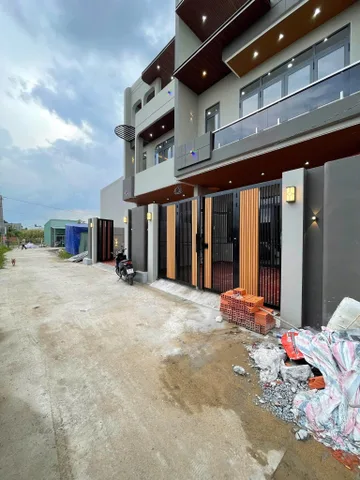 Bán Nhà mới xây đang hoàn thiện gần KCN Cầu Tràm tại Cần Giuộc Long An