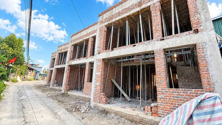 BÁN VÀI CĂN NHÀ GIẢ 2 TẦNG KHU VỰC ĐÔI CÂY,HÀ KHÁNH CŨ,HẠ LONG GIÁ 1,X TỶ