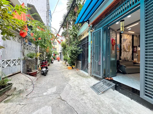 Gần Cityland Lotte Mart Nguyễn Văn Lượng trên đường Lê Đức Thọ p. 17- DT ngang 5,7m x 10m chỉ 5 TỈ  tiểu học
