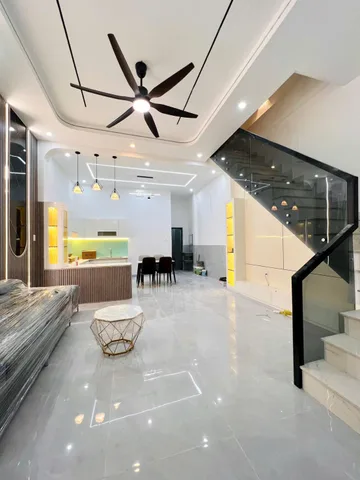 Gia đình cần chia tài sản bán gấp căn nhà lầu gần hành chính công Phường Tân Triều. Giá 1tỷ6. Trả trước 400Triệu nhận nhà