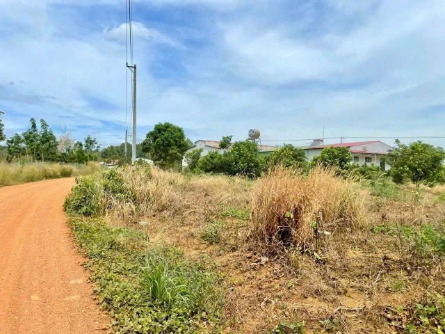 Bán Đất 1100m2 có sẵn 100 m2 thổ cư giá 365 giap phu  Giáo Bình Dương