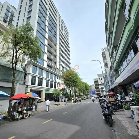 Bán nhà mặt tiền số 27 Đào Duy Từ , Quận 10 , 4 x 27m , 5 tầng thang máy , 32 tỷ