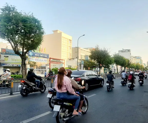 Tòa nhà VP 2 mặt tiền Đinh Tiên Hoàng, P.3, Bình Thạnh, 8x16m, 4 tầng, chỉ 40 tỷ