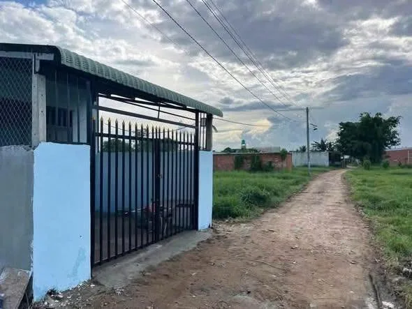 Bán Nhà riêng 120m2 có sẵn 120 m2 thổ cư giá 850 triệu tại Đường Bàu Sen Xã Hòa Khánh Đông Huyện Đức Hòa Long An