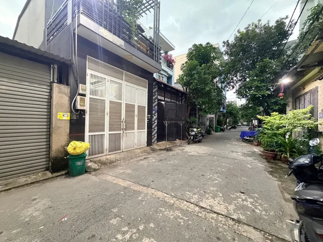 Bán Nhà 4 Tầng, Hẻm ôtô Thông, DT 74m2 có sẵn 74 m2 thổ cư giá 7.4 tỷ tại Đường Số 16 Phường Bình Hưng Hoà A Quận Bình Tân TP. Hồ Chí Minh