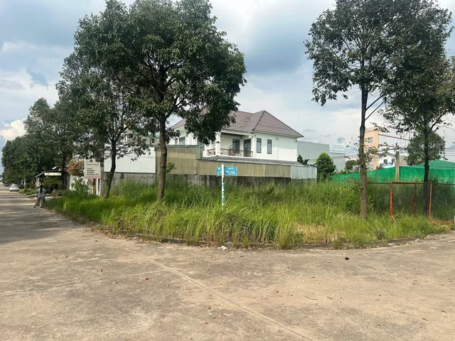 Bán Đất 300m2 có sẵn 300 m2 thổ cư giá 5.8 tỷ tại Đường NL19 Phường Thới Hòa Thị xã Bến Cát Bình Dương