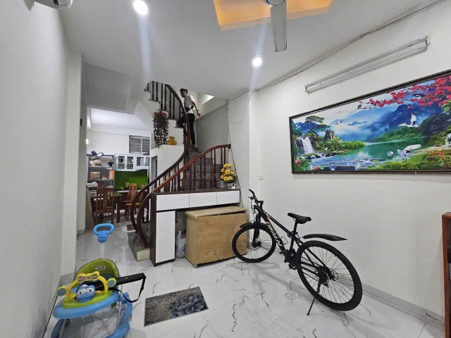 BÁN NHÀ  KIM GIANG – GẦN Ô TÔ – GẦN CÔNG VIÊN – HAI THOÁNG