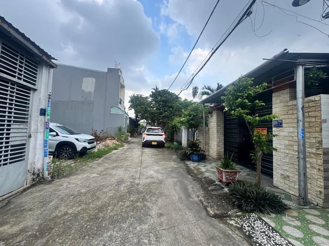 🔥 NHÀ 200M² – 4x50M – HẺM XE HƠI THÔNG – TÂN SƠN NHÌ HÓC MÔN – CHỈ NHỈNH 6 ĐỒNG