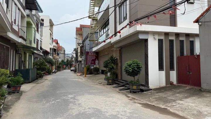 HÀNG HIẾM ,PHỤNG CÔNG- VĂN GIANG, LÔ GÓC -NỞ HẬU NHẸ- TIỀN 7M, NHỈNH 3 ĐỒNG.