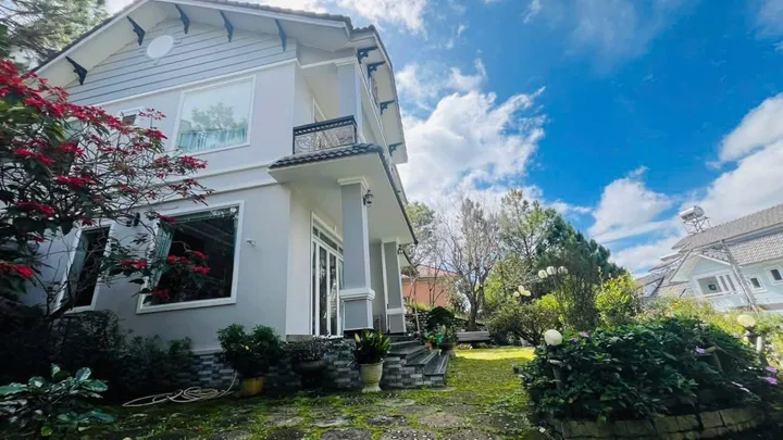 Cho thuê villa khu nghỉ dưỡng giá 35 triệu tại Đường Nam Hồ Phường 11 Thành phố Đà Lạt Lâm Đồng