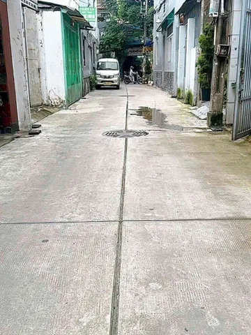 NGAY SÁT MT ĐƯỜNG KHU BÀU CÁT - HẺM XE TẢI THÔNG - 80M2, SỔ A4 - 2 TẦNG, TIỆN XÂY MỚI - HƠN 10Tỷ